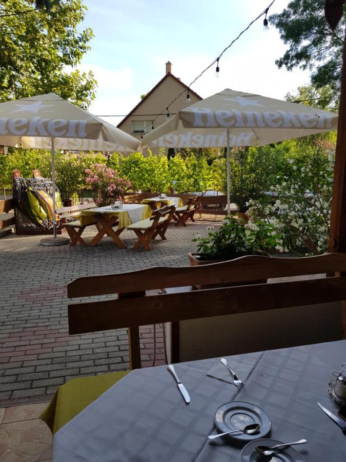 Sommer Panzió Balatonföldvár Exterior foto
